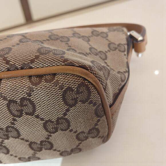 GUCCI Vintage Beige Monogram Pochette Boat Bag - Picture 14 of 15